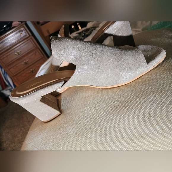 Kaanas block heal shimmer champagne sandals - Picture 6 of 16